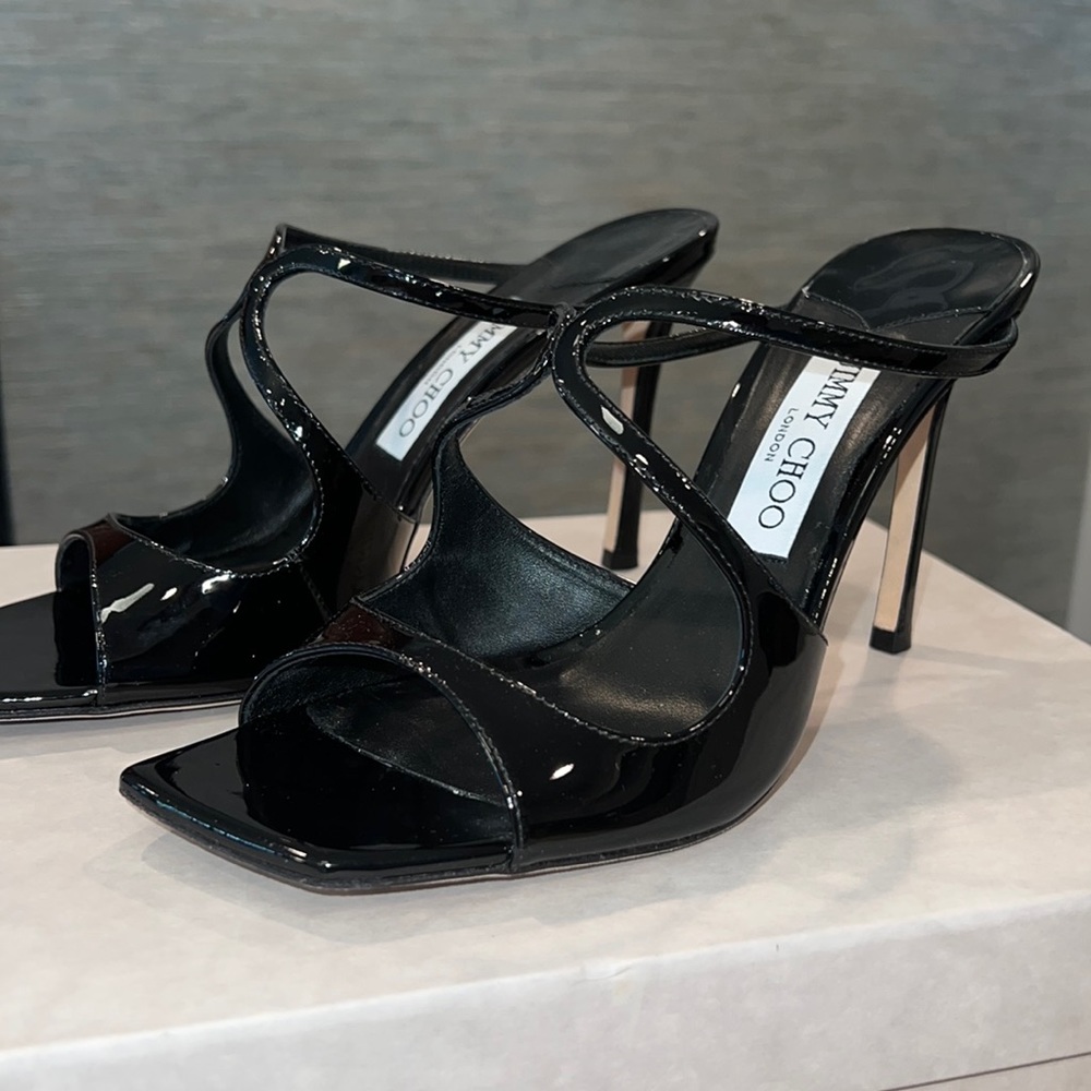 PATENT LEATHER MULES